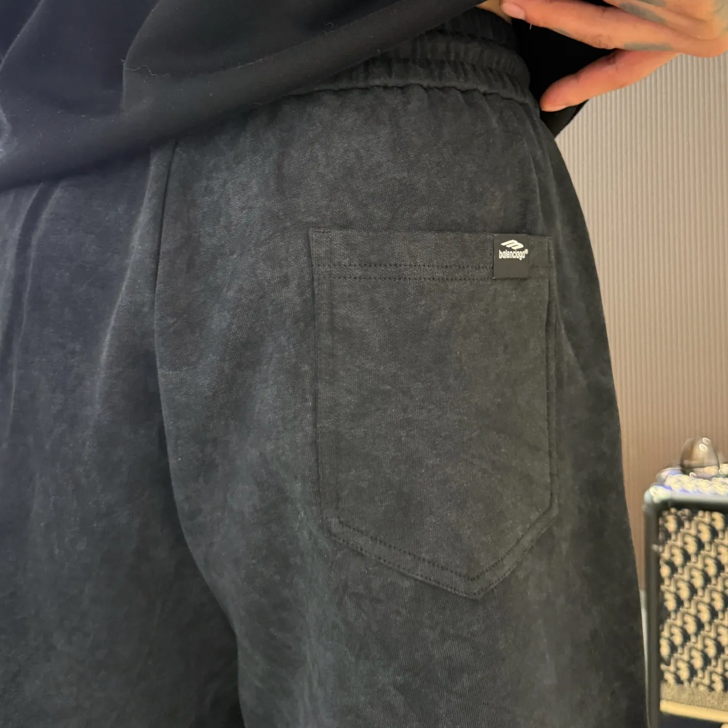 Balenciaga 🆕2026 Autumn and Winter New Arrival Casual Pants! The official website will be released simultaneously. Brand Classic LOGO casual pants, customized fabrics, excellent comfort and strong touch. Highly recognisable, perfect appearance and craftsmanship. Size:M-3XL